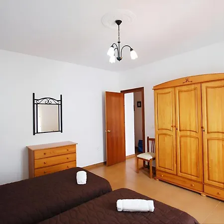 Apartment Garaje & Aire & Wifi & Solo Familias Y Parejas *